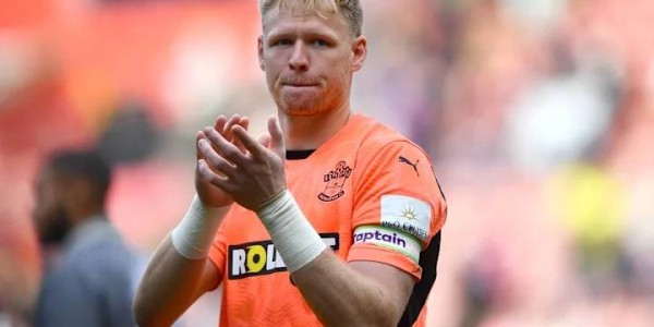 纽卡斯尔正运作前阿森纳门将转会事宜，埃迪豪急需旧部解燃眉之急