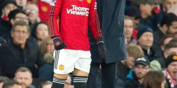 滕哈赫光速下课！比赛战绩不佳只是借口，无意得罪高层导致离任？