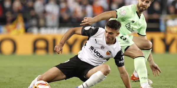 西甲焦点战：皇家马德里对阵巴伦西亚赛前全方位解析与比分展望